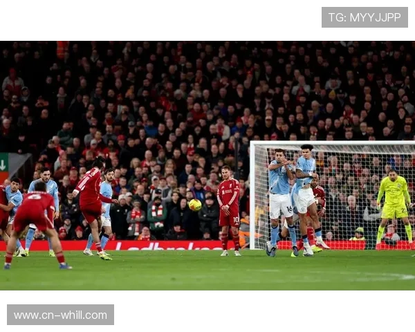 利物浦曼城半场对决:逼抢与控球的节奏较量 利物浦曼城半场对决:逼抢与控球的节奏较量